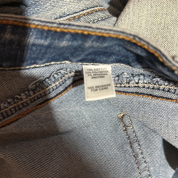 Cato Stretchy Light Blue Jean Capris - Picture 9 of 9